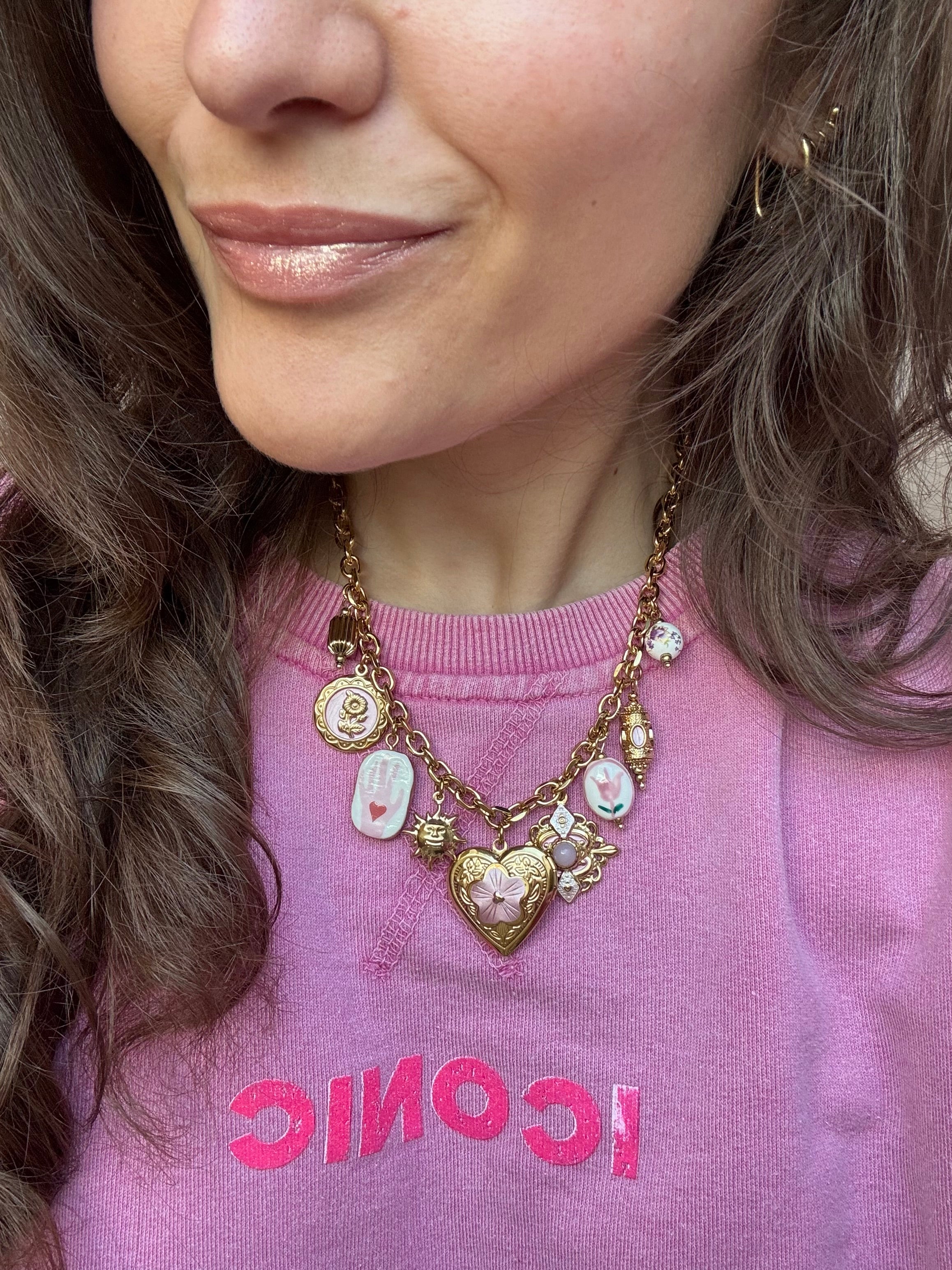 Collier Cherry